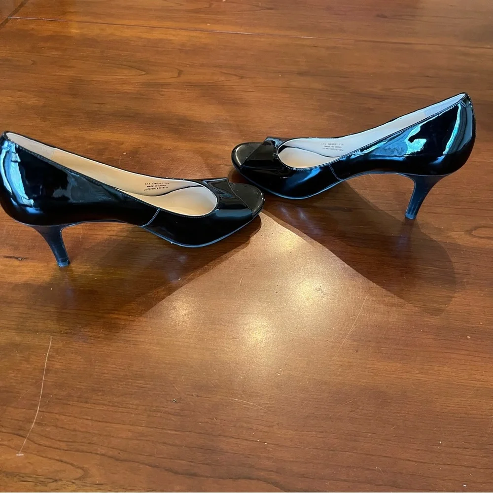 Cole Haan Heels Air Lainey Black Patent Peep Toe Pump Ladies dress shoes 7.5 B